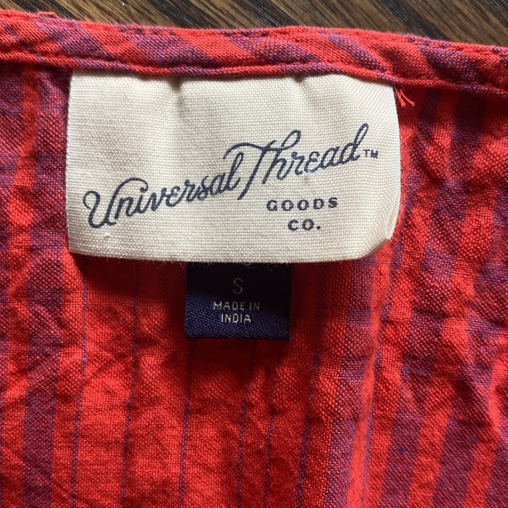 Universal Thread Red Blouse - Picture 4 of 4